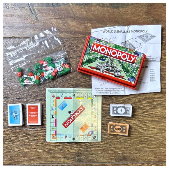 Worlds Smallest Monopoly - Picture 5 of 7